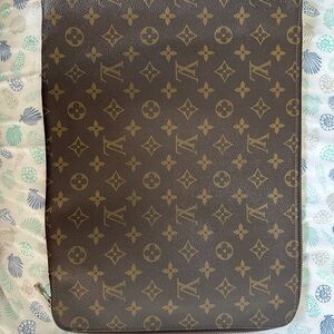 Louis Vuitton Poche Documents Case